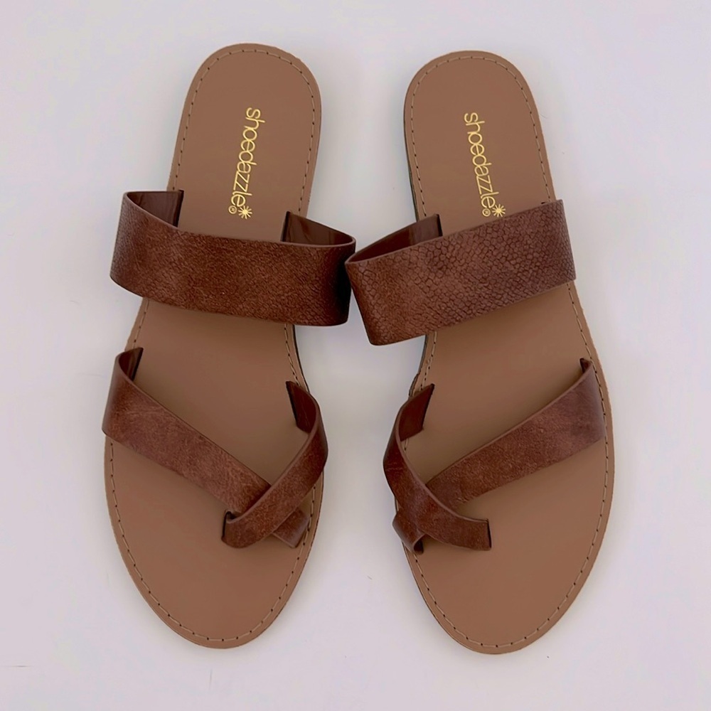 Shoedazzle Cloey Chic Faux-Leather Thong‎ Sandals with Crisscross Strap